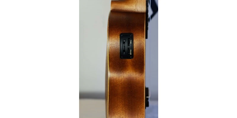 Baton Rouge V2-CCE Sun Concert Ukulele Cutaway Electro - Image 4