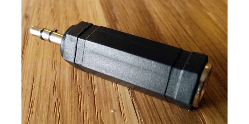 GYC LP4 Adaptor 6.35mm Stereo Socket To 3.5mm Stereo Jack - Image 2