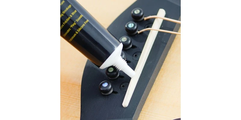 MusicNomad TUNE-IT Guitar String Lubricant MN106 - Image 4